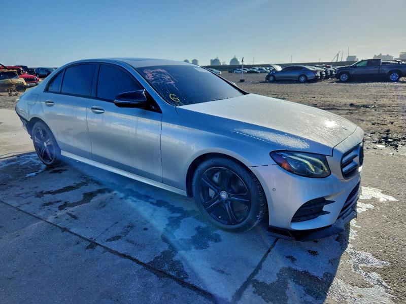 Photo 4 from auction – 2017 MERCEDES-BENZ E 300 with VIN WDDZF4JBXHA097569