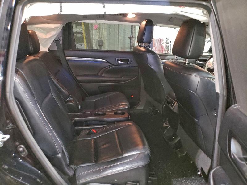 Снимка 11 от търг – 2017 TOYOTA HIGHLANDER с VIN 5TDDZRFH7HS399264
