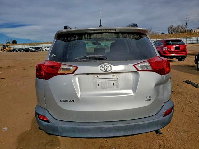 Photo 6 from auction – 2015 TOYOTA RAV4 LE with VIN JTMBFREV1FJ043829