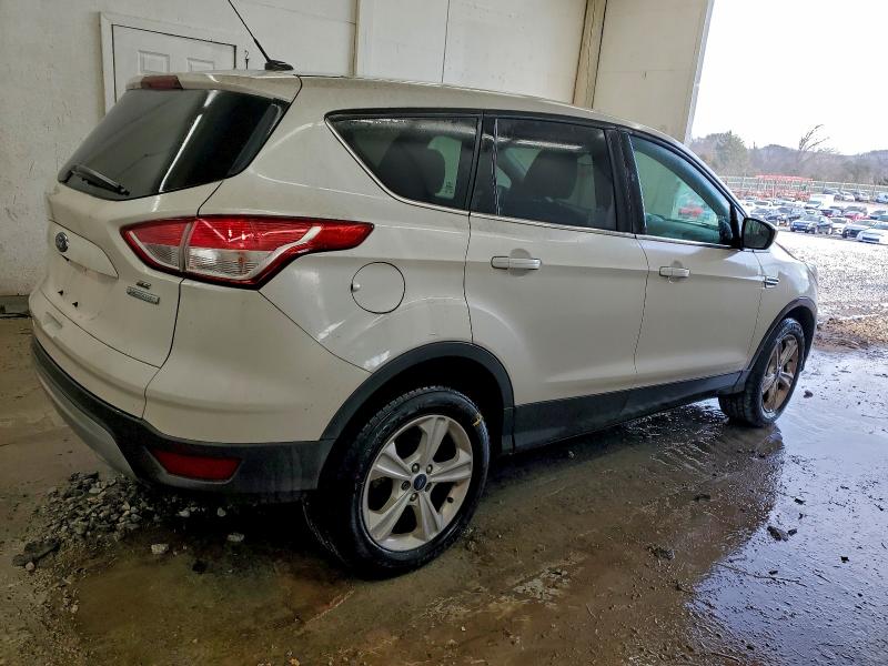 Photo 3 from auction – 2016 FORD ESCAPE SE with VIN 1FMCU0GX2GUC82581