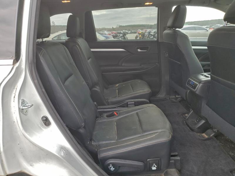 Photo 11 from auction – 2017 TOYOTA HIGHLANDER with VIN 5TDJZRFH2HS512458