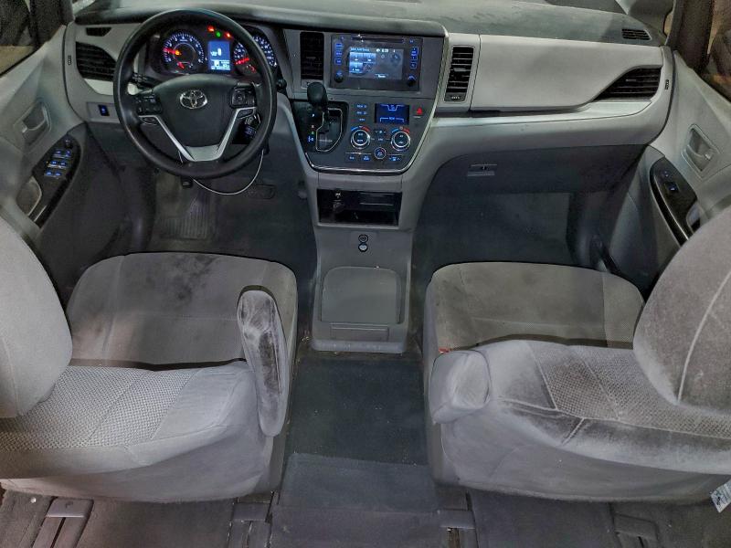 Photo 8 from auction – 2017 TOYOTA SIENNA with VIN 5TDZZ3DCXHS884458