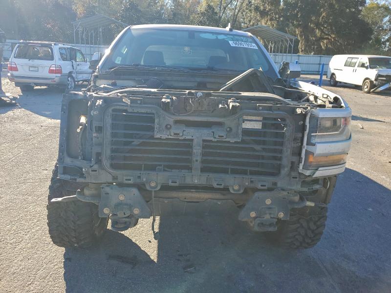 Photo 5 from auction – 2018 CHEVROLET SILVERADO with VIN 3GCUKREC1JG552252