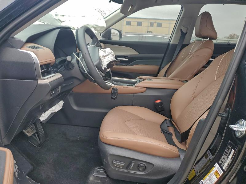 Photo 7 from auction – 2026 TOYOTA GRAND HIGH with VIN 5TDAAAB54TS104668