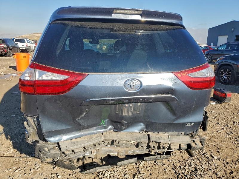 Photo 6 from auction – 2017 TOYOTA SIENNA XLE with VIN 5TDYZ3DC0HS889244
