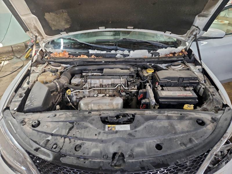 Photo 11 from auction – 2016 CHRYSLER 200 with VIN 1C3CCCFB3GN121430