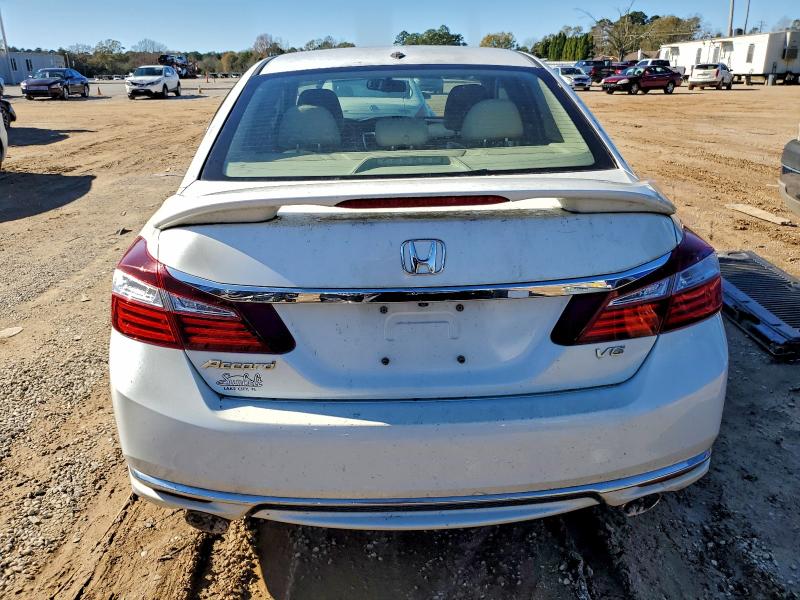 Photo 6 from auction – 2017 HONDA ACCORD with VIN 1HGCR3F84HA010975