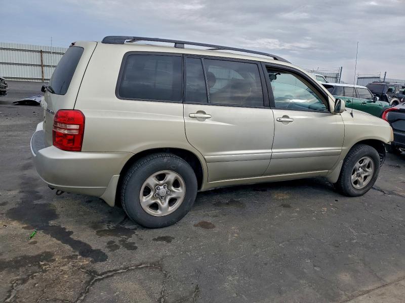 Photo 3 from auction – 2003 TOYOTA HIGHLANDER with VIN JTEGD21A030053612