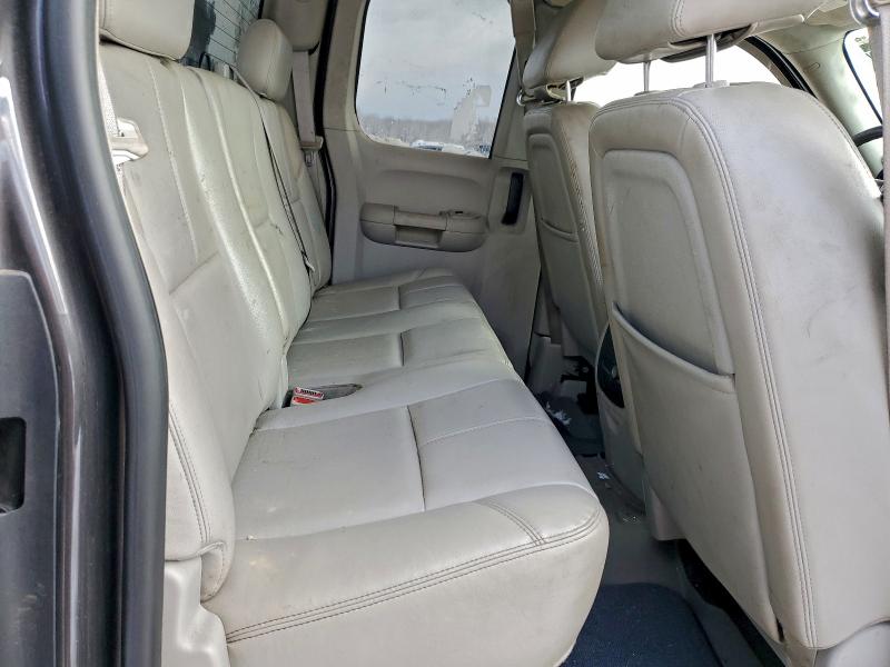 Photo 10 from auction – 2011 GMC SIERRA K15 with VIN 1GTR2WE3XBZ332792