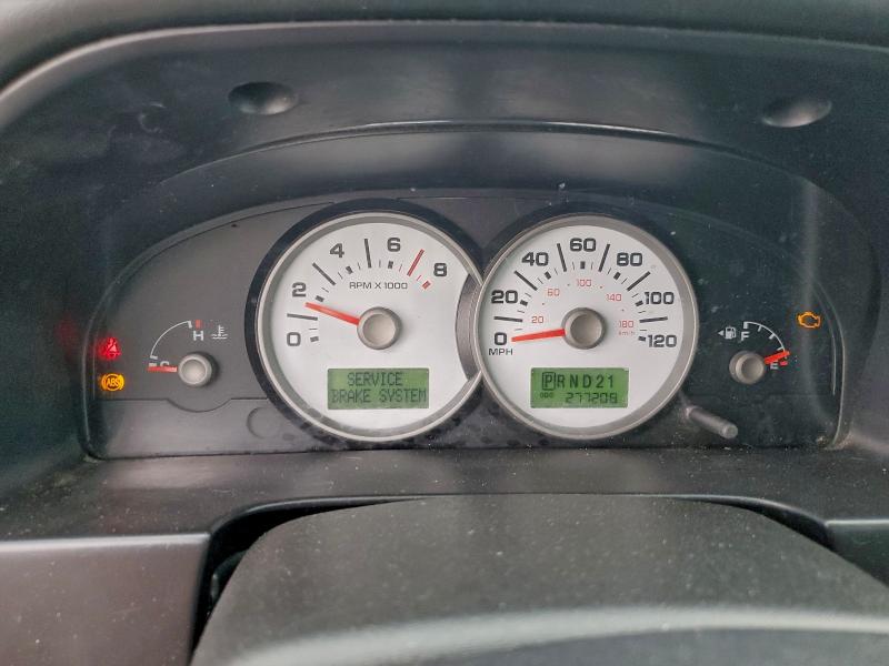 Photo 9 from auction – 2005 FORD ESCAPE LIM with VIN 1FMYU04175KA79815