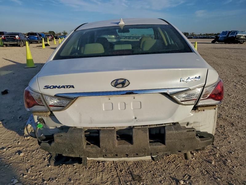 Photo 6 from auction – 2011 HYUNDAI SONATA with VIN KMHEC4A47BA011270