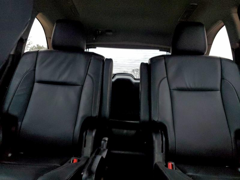 Photo 10 from auction – 2018 TOYOTA HIGHLANDER with VIN 5TDJZRFH6JS559918