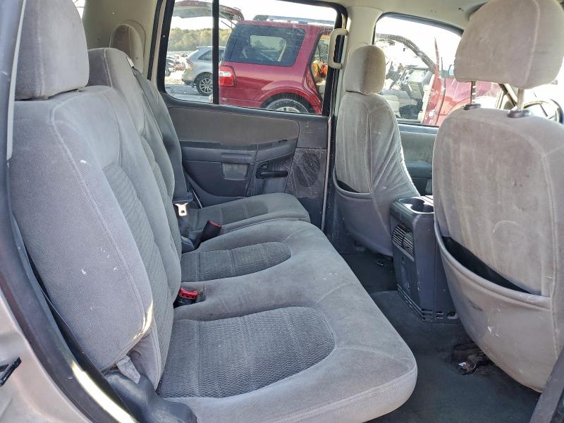 Photo 10 from auction – 2005 FORD EXPLORER X with VIN 1FMZU73E15UA82831