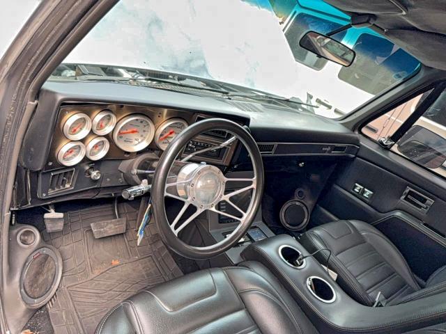 Photo 9 from auction – 1985 CHEVROLET C10 with VIN 2GCDC14HXF1168871