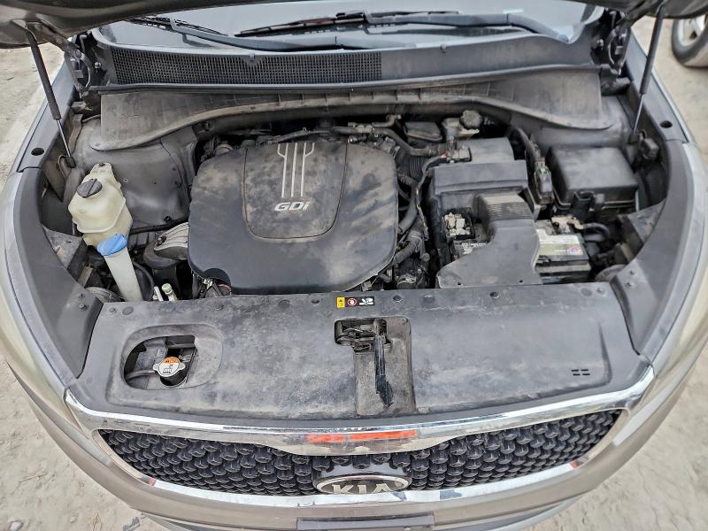 Photo 11 from auction – 2016 KIA SORENTO EX with VIN 5XYPHDA59GG112048