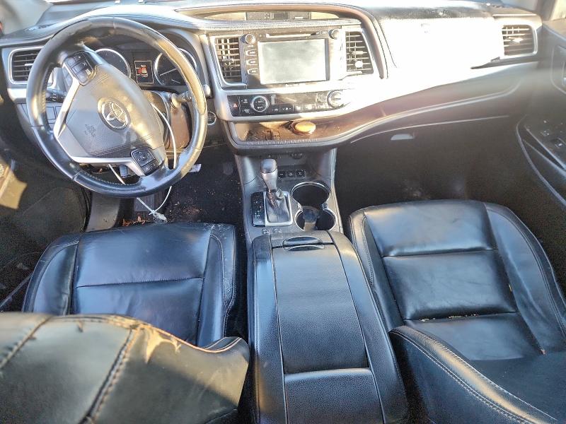 Photo 8 from auction – 2016 TOYOTA HIGHLANDER with VIN 5TDJKRFH3GS321294
