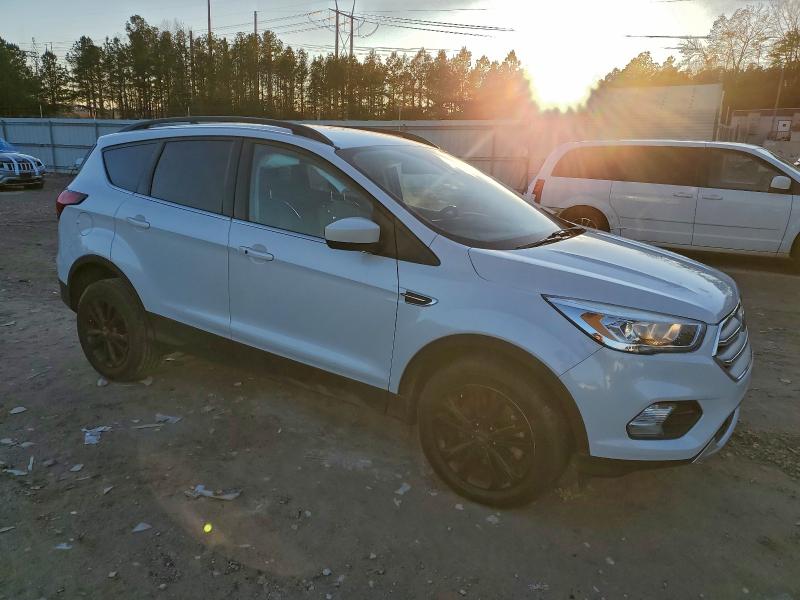 Photo 4 from auction – 2019 FORD ESCAPE SEL with VIN 1FMCU9HD5KUB54790