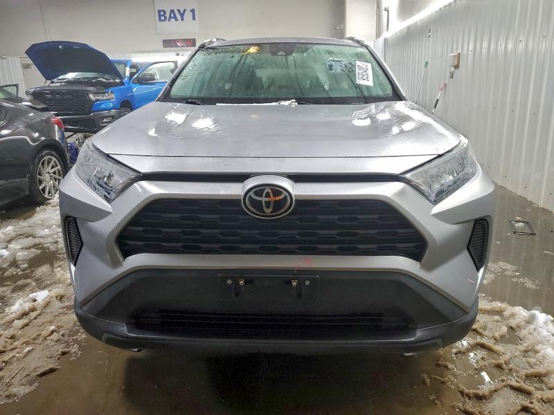 Photo 5 from auction – 2021 TOYOTA RAV4 LE with VIN 2T3F1RFV4MC151571