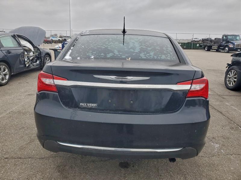 Photo 6 from auction – 2013 CHRYSLER 200 TOURIN with VIN 1C3CCBBB9DN624469