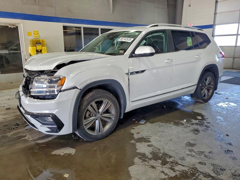 VOLKSWAGEN ATLAS 2018 with VIN 1V2PR2CA7JC555806 - Photo from auction