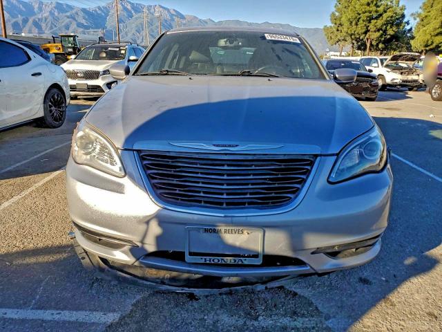Photo 5 from auction – 2013 CHRYSLER 200 TOURIN with VIN 1C3CCBBG0DN728506