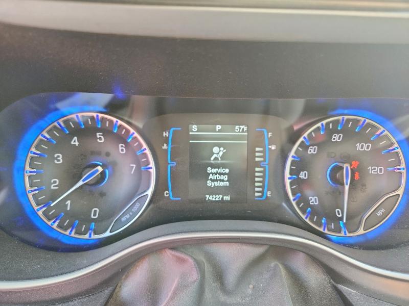 Photo 9 from auction – 2017 CHRYSLER PACIFICA L with VIN 2C4RC1CG3HR598177