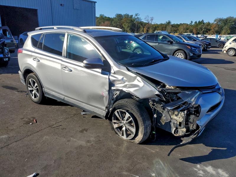Photo 4 from auction – 2016 TOYOTA RAV4 XLE with VIN 2T3WFREV5GW254939