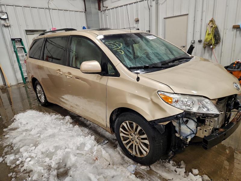 Photo 4 from auction – 2014 TOYOTA SIENNA XLE with VIN 5TDYK3DC4ES504901