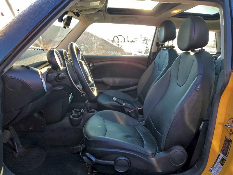 Photo 7 from auction – 2009 MINI COOPER with VIN WMWMF33569TW72873