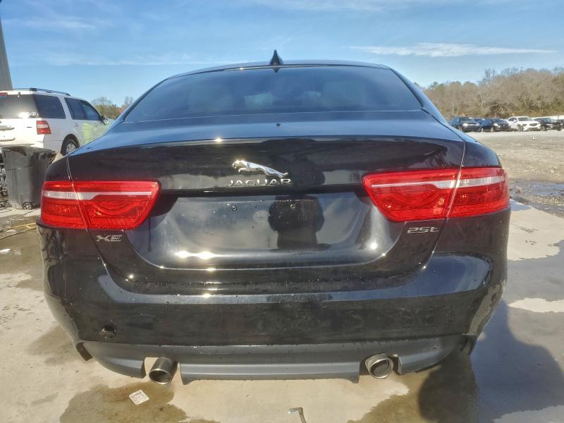 Photo 6 from auction – 2018 JAGUAR XE with VIN SAJAR4FX5JCP36911