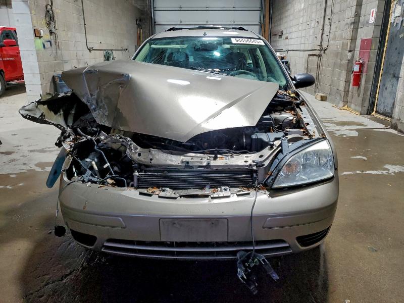 Photo 5 from auction – 2005 FORD FOCUS ZXW with VIN 1FAHP36N55W230615
