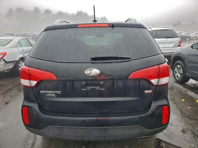 Photo 6 from auction – 2015 KIA SORENTO LX with VIN 5XYKTDA76FG584409