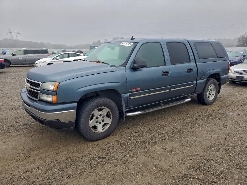 CHEVROLET SILVERADO 2006 with VIN 2GCEK13NX61223656 - Photo from auction