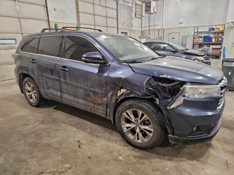 Photo 4 from auction – 2016 TOYOTA HIGHLANDER with VIN 5TDBKRFH2GS340696