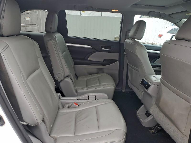Фото 11 с аукциона – 2016 TOYOTA HIGHLANDER с VIN 5TDJKRFH5GS322138