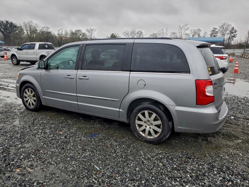 Photo 2 from auction – 2013 CHRYSLER TOWN & COU with VIN 2C4RC1BG2DR797586