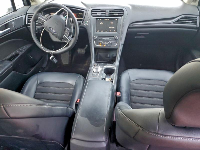 Photo 8 from auction – 2018 FORD FUSION with VIN 3FA6P0LU7JR202023