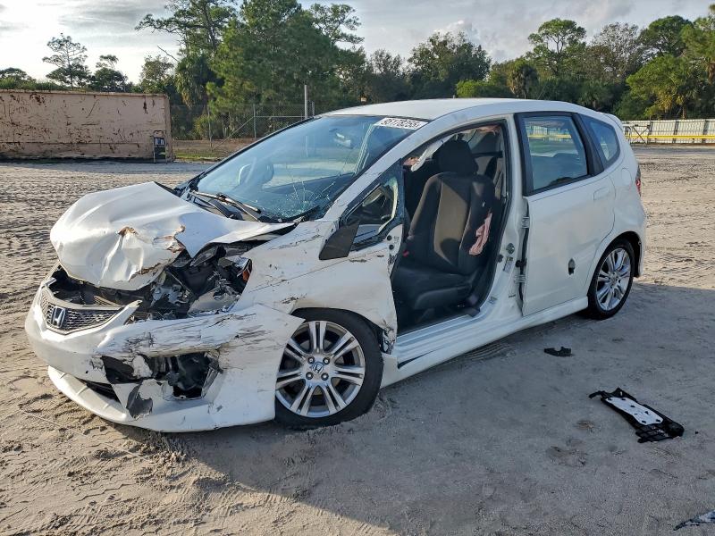 HONDA FIT 2011 with VIN JHMGE8H51BC001981 - Photo from auction