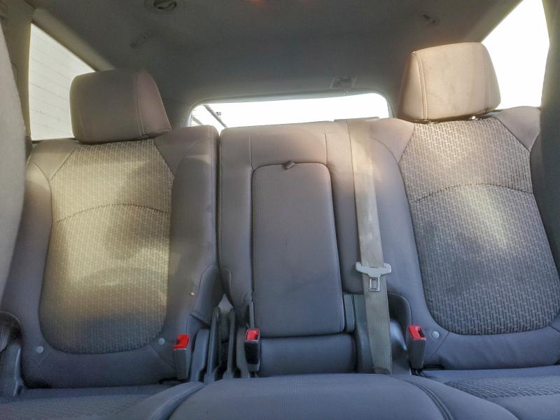Photo 10 from auction – 2010 CHEVROLET TRAVERSE L with VIN 1GNLVFED6AJ266445