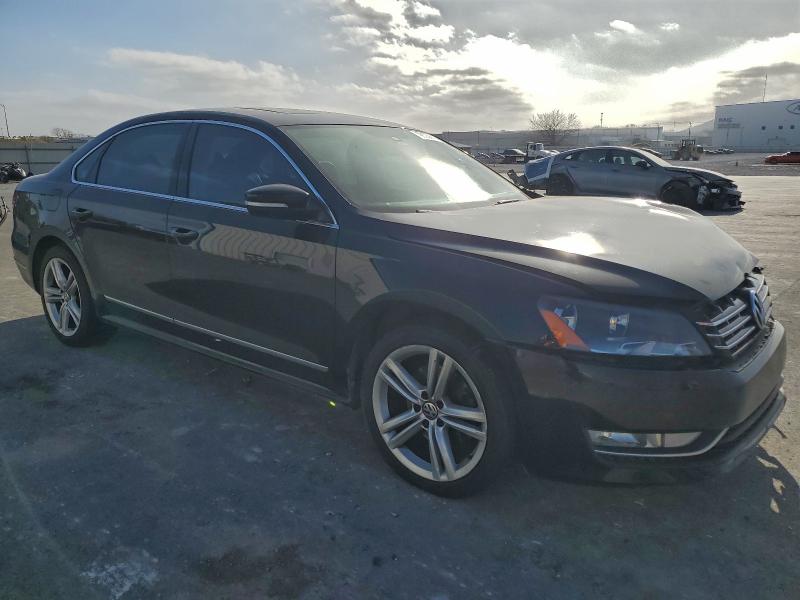 Photo 4 from auction – 2014 VOLKSWAGEN PASSAT SEL with VIN 1VWCN7A36EC092587