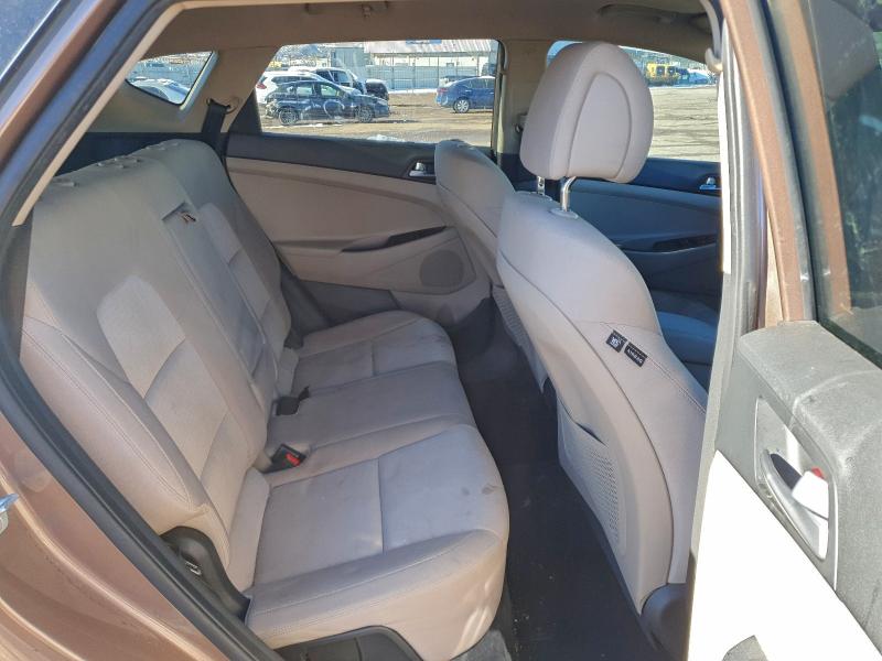 Photo 11 from auction – 2017 HYUNDAI TUCSON with VIN KM8J33A45HU459927