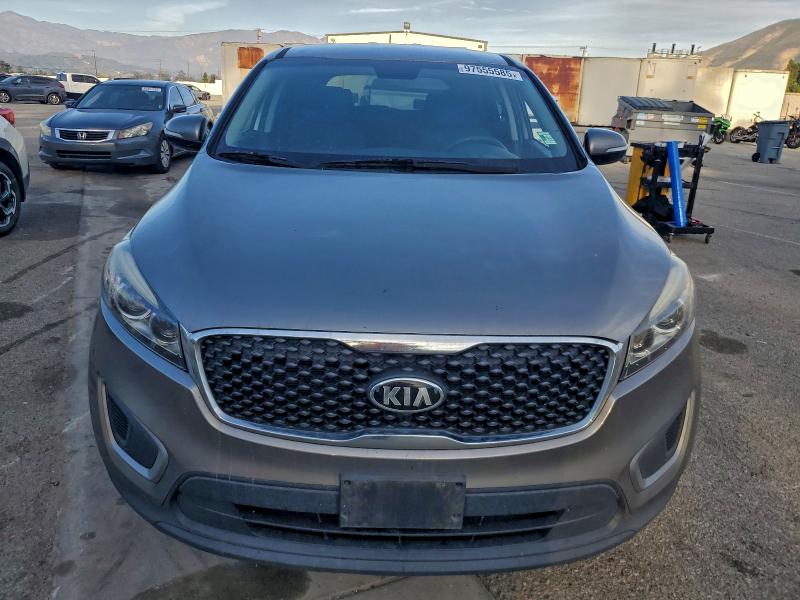 Photo 5 from auction – 2016 KIA SORENTO with VIN 5XYPG4A36GG040209