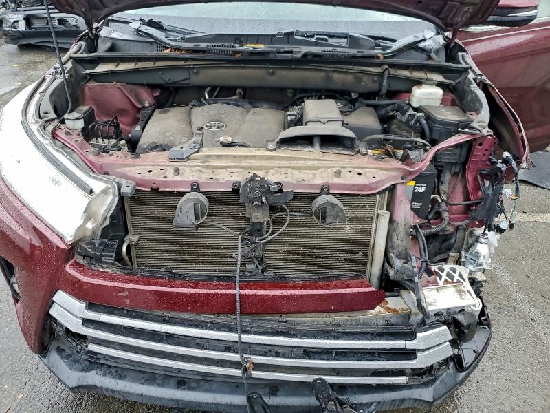 Photo 12 from auction – 2018 TOYOTA HIGHLANDER with VIN 5TDKZRFH8JS265604