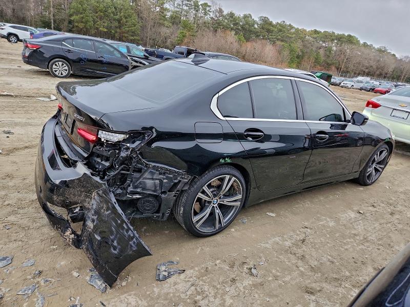 Photo 3 from auction – 2021 BMW 330XI with VIN 3MW5R7J03M8B64337