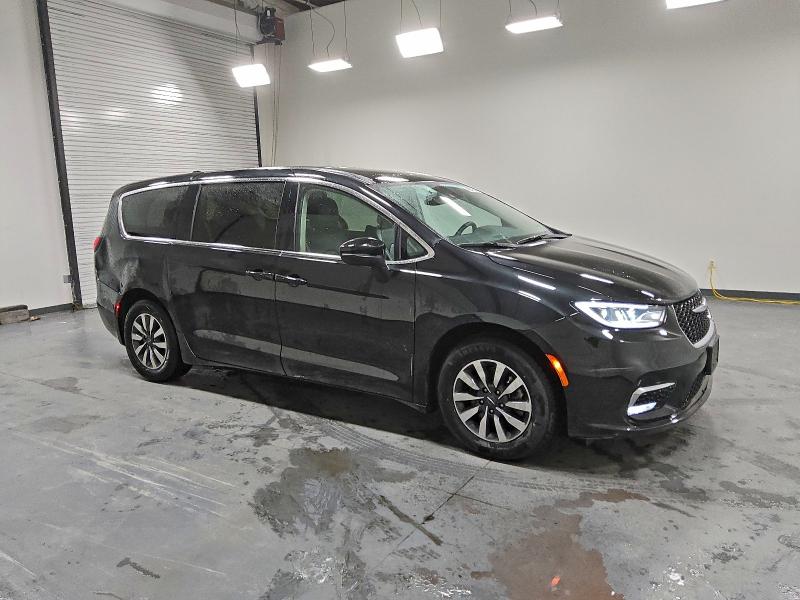 Photo 4 from auction – 2023 CHRYSLER PACIFICA H with VIN 2C4RC1L7XPR558788