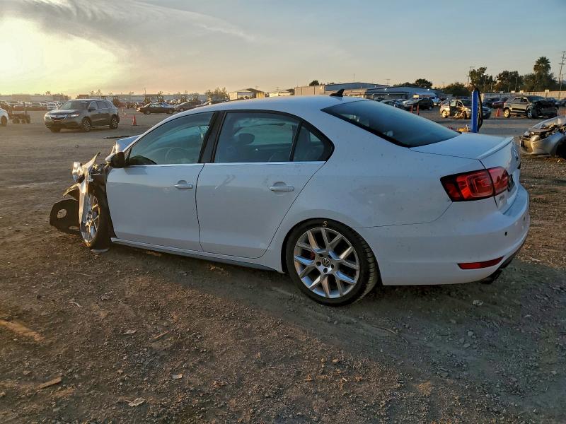 Photo 2 from auction – 2014 VOLKSWAGEN JETTA with VIN 3VW4T7AJ6EM332969