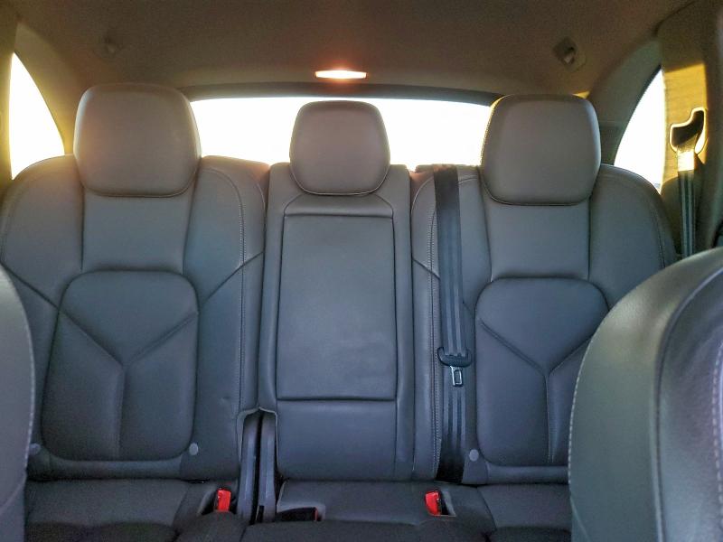 Photo 10 from auction – 2016 PORSCHE CAYENNE with VIN WP1AE2A24GLA64521