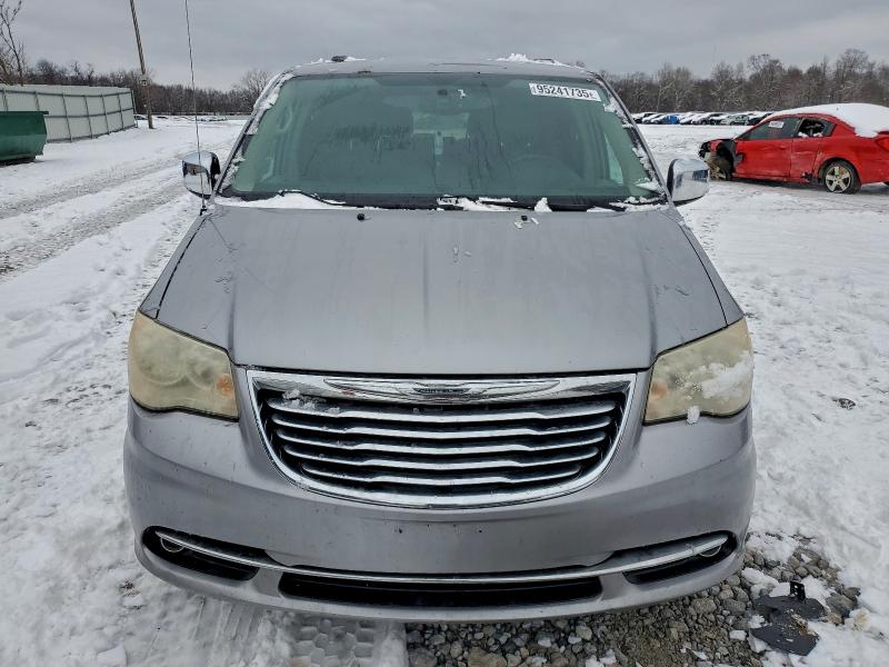 Photo 5 from auction – 2013 CHRYSLER TOWN & COU with VIN 2C4RC1CG4DR753247