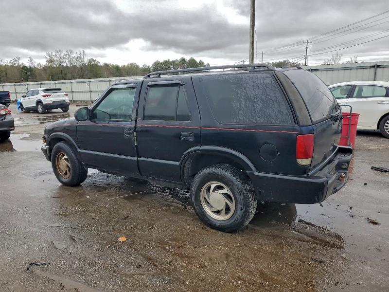 Photo 2 from auction – 2000 CHEVROLET BLAZER with VIN 1GNDT13W0Y2154438