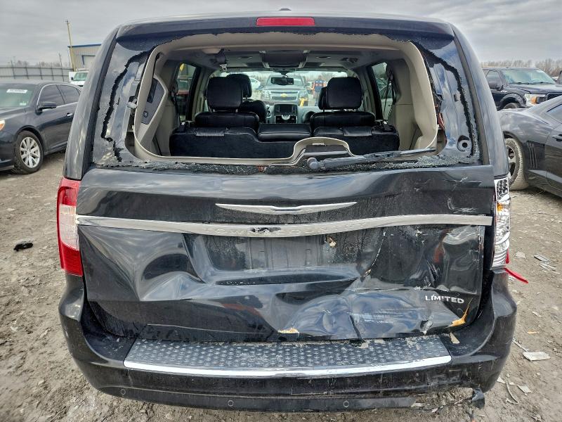 Photo 6 from auction – 2016 CHRYSLER TOWN & COU with VIN 2C4RC1GG3GR112119